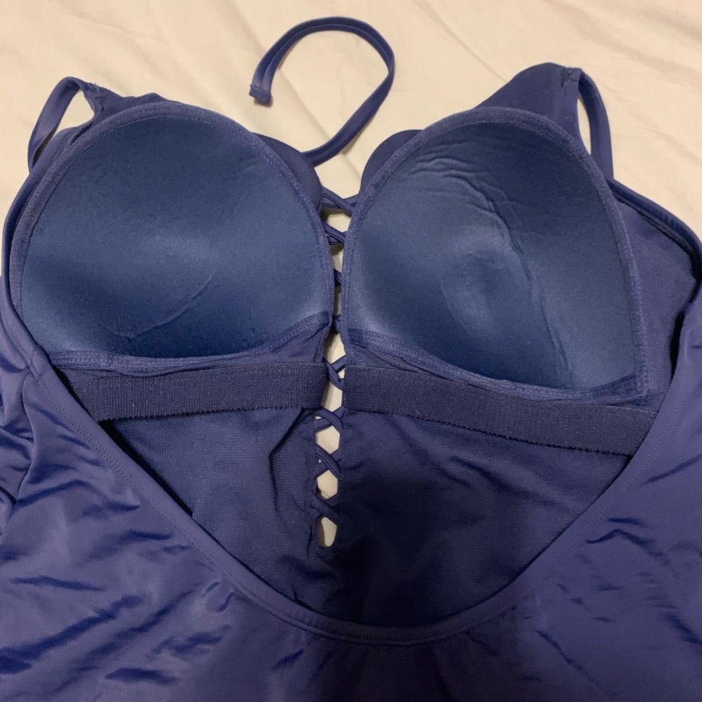 Swimsuit - Picture 9 of 11